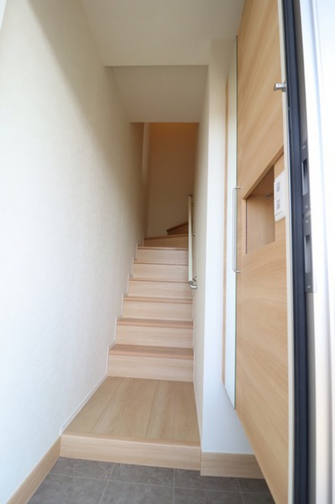 (10/16) 玄関 (10/16) 玄関