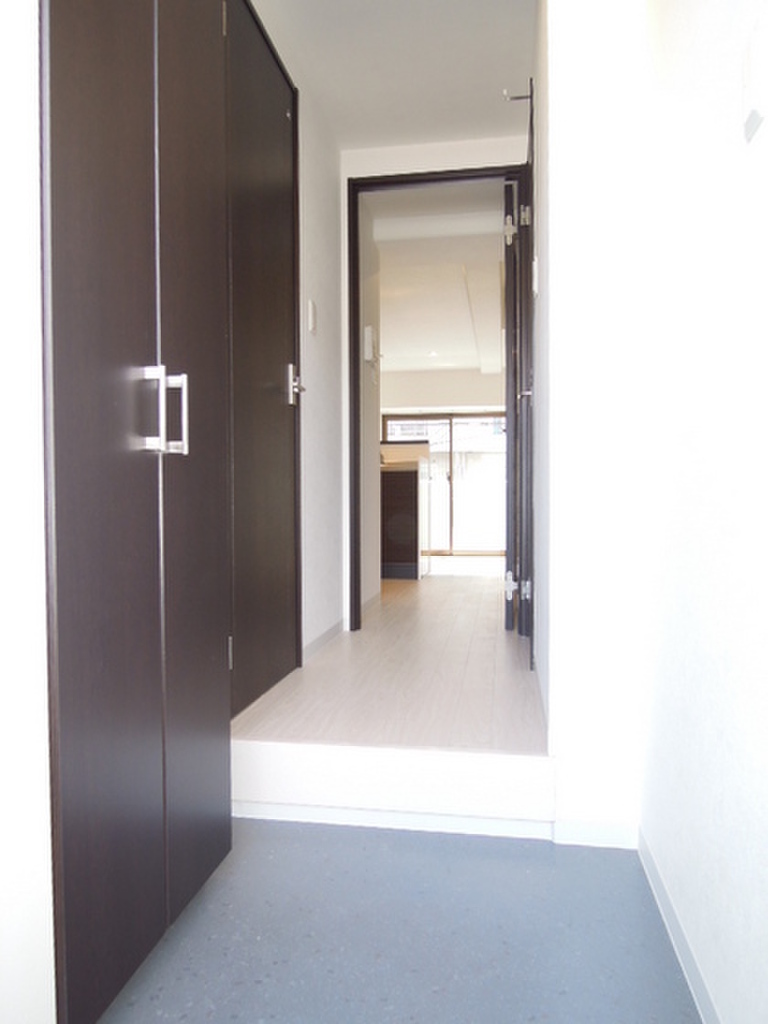 (12/22) 玄関 (12/22) 玄関