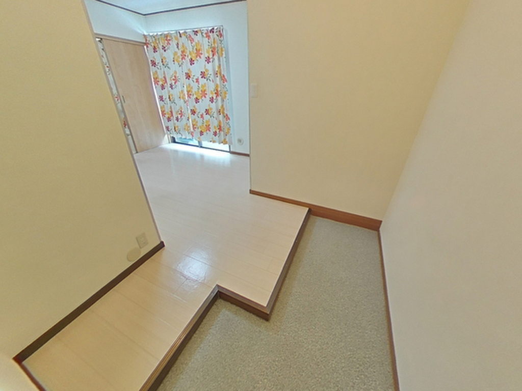 (8/20) 玄関 (8/20) 玄関