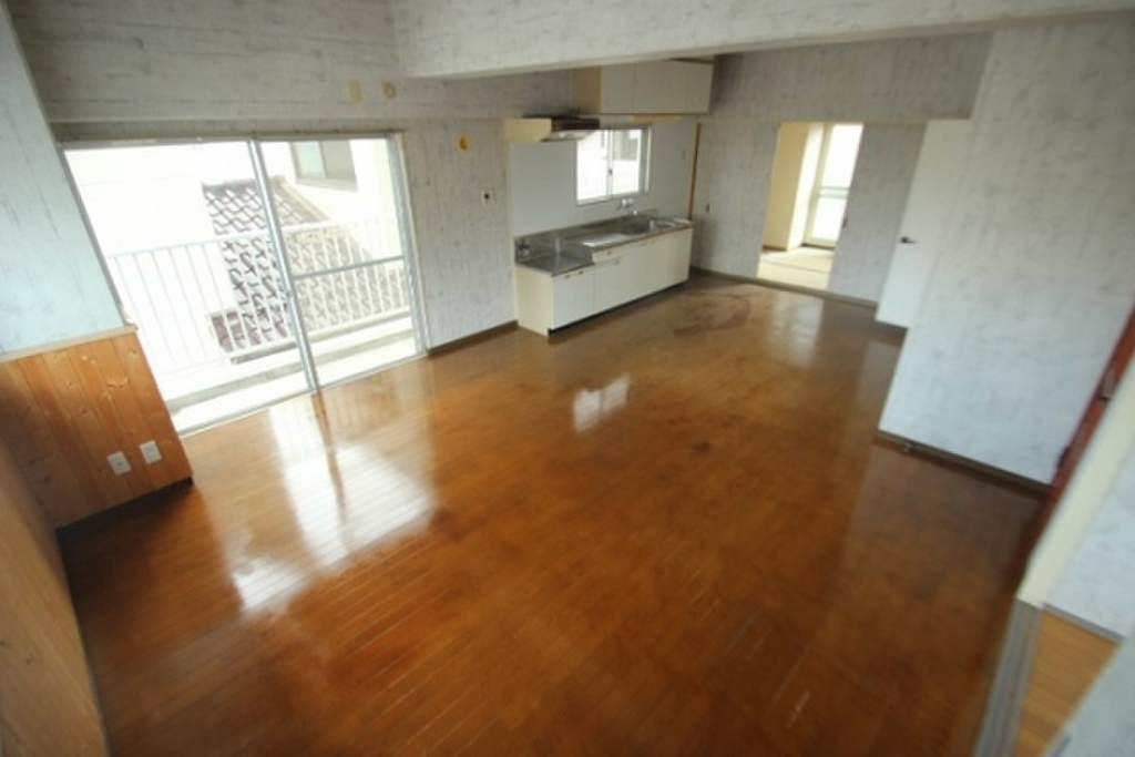 (2/18) 居室・リビング (2/18) 居室・リビング