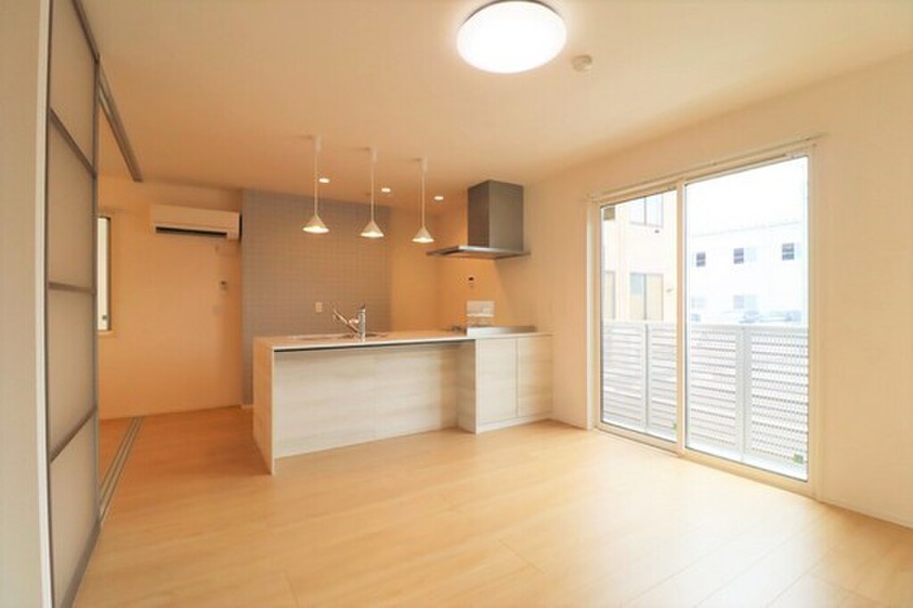 (2/26) 居室・リビング (2/26) 居室・リビング