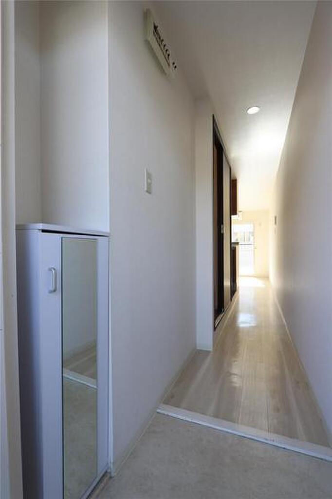 (8/18) 玄関 (8/18) 玄関