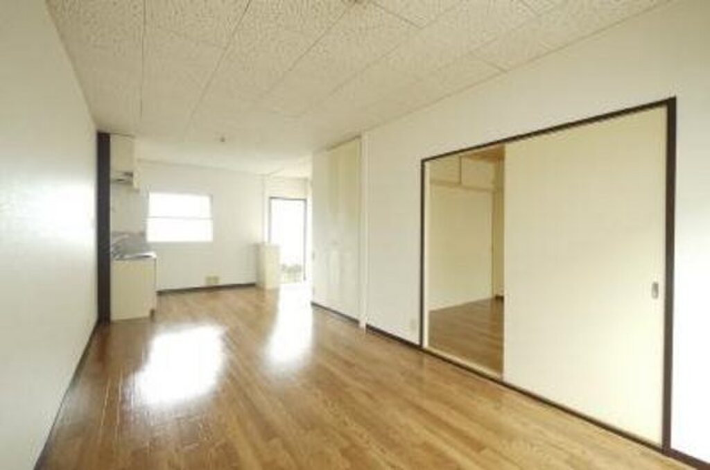 (2/18) 居室・リビング (2/18) 居室・リビング