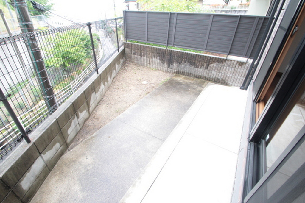 (8/24) 庭 (8/24) 庭