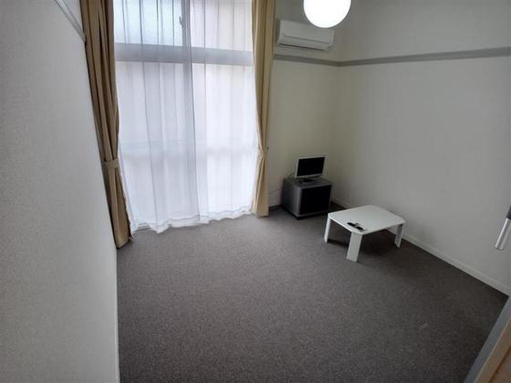 (2/18) 居室・リビング (2/18) 居室・リビング