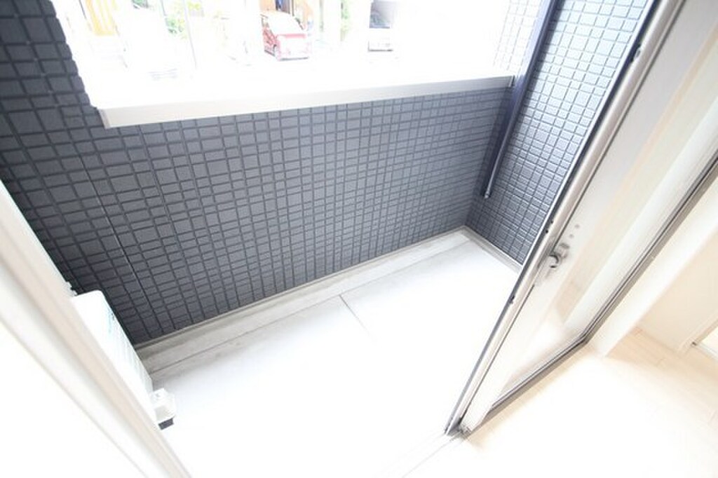 (13/23) バルコニー