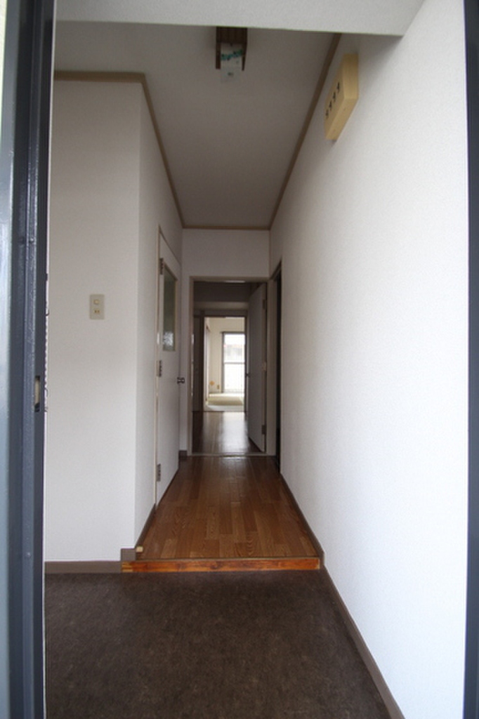 (4/23) 玄関 (4/23) 玄関