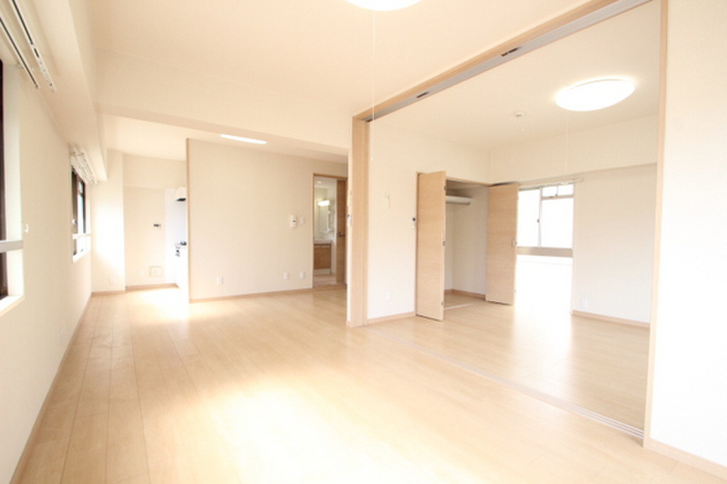 (2/23) 居室・リビング (2/23) 居室・リビング