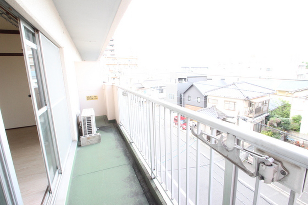 (12/23) バルコニー
