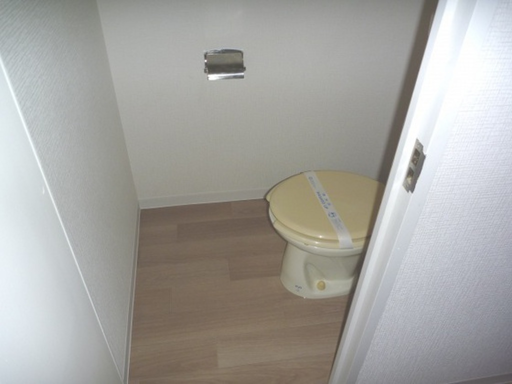 (5/10) トイレ (5/10) トイレ