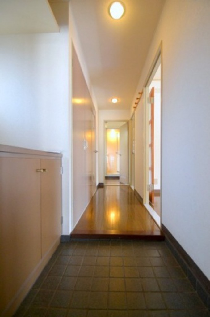 (9/18) 玄関 (9/18) 玄関