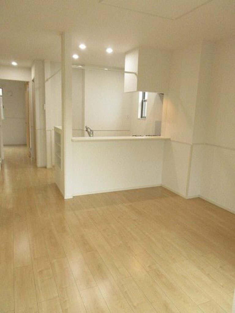 (2/16) 居室・リビング (2/16) 居室・リビング