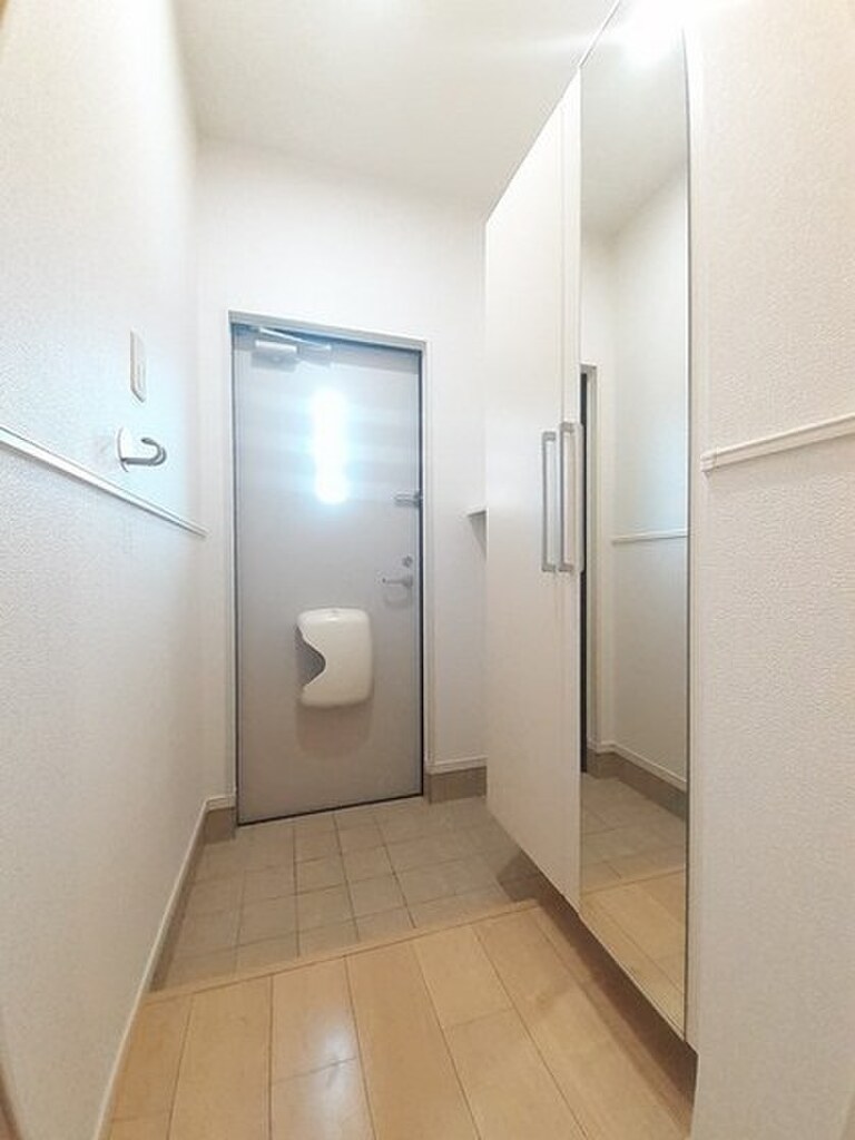 (10/16) 玄関 (10/16) 玄関