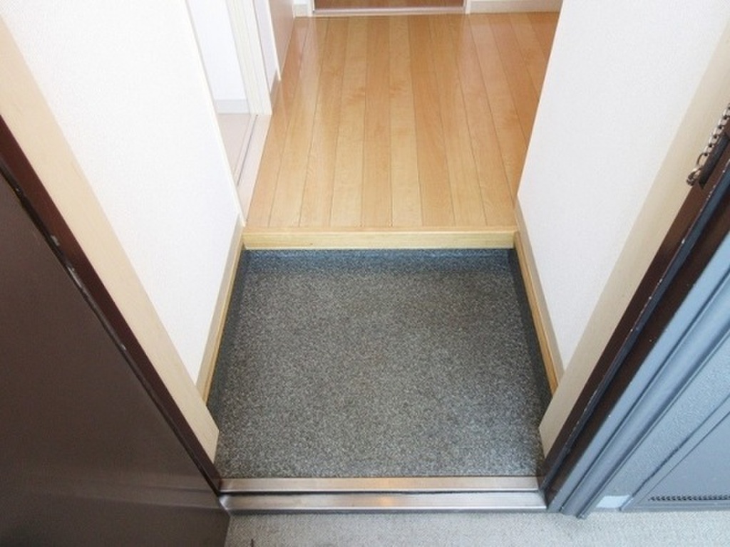 (8/16) 玄関 (8/16) 玄関