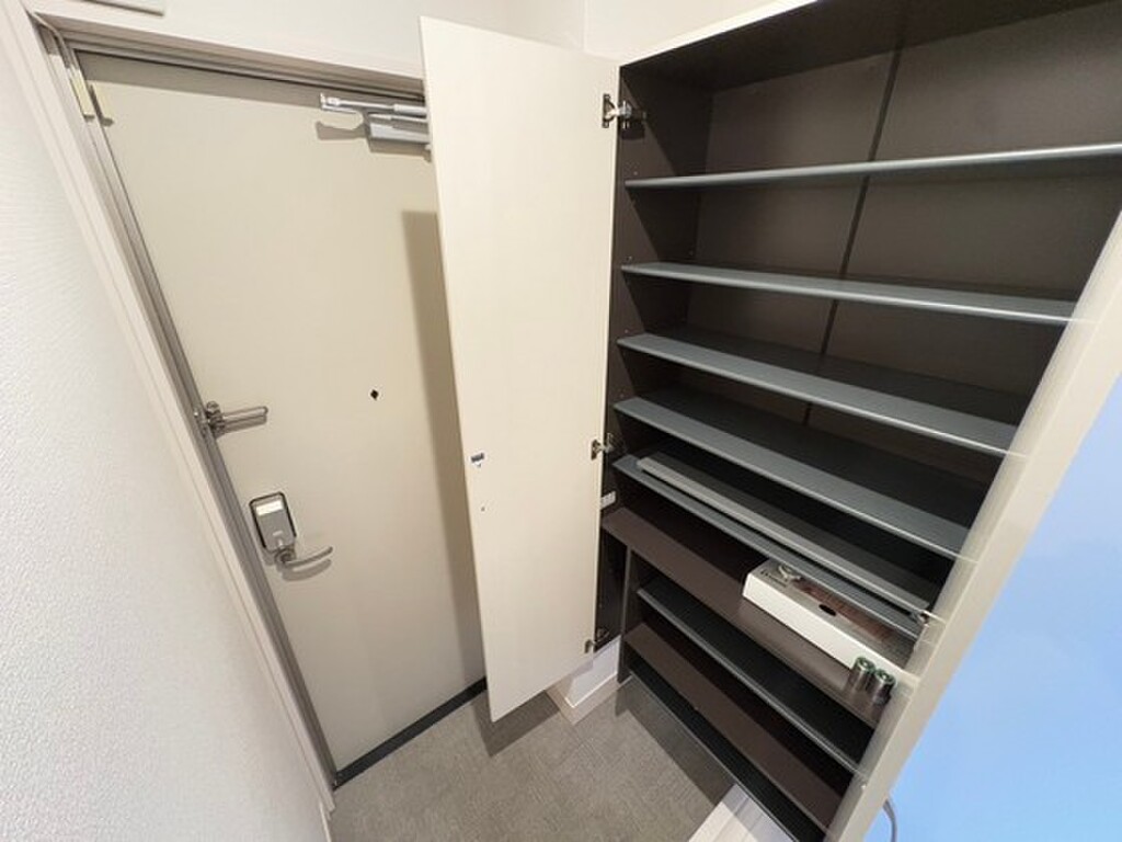 (11/24) 玄関 (11/24) 玄関