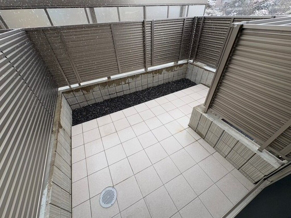 (13/24) バルコニー (13/24) バルコニー