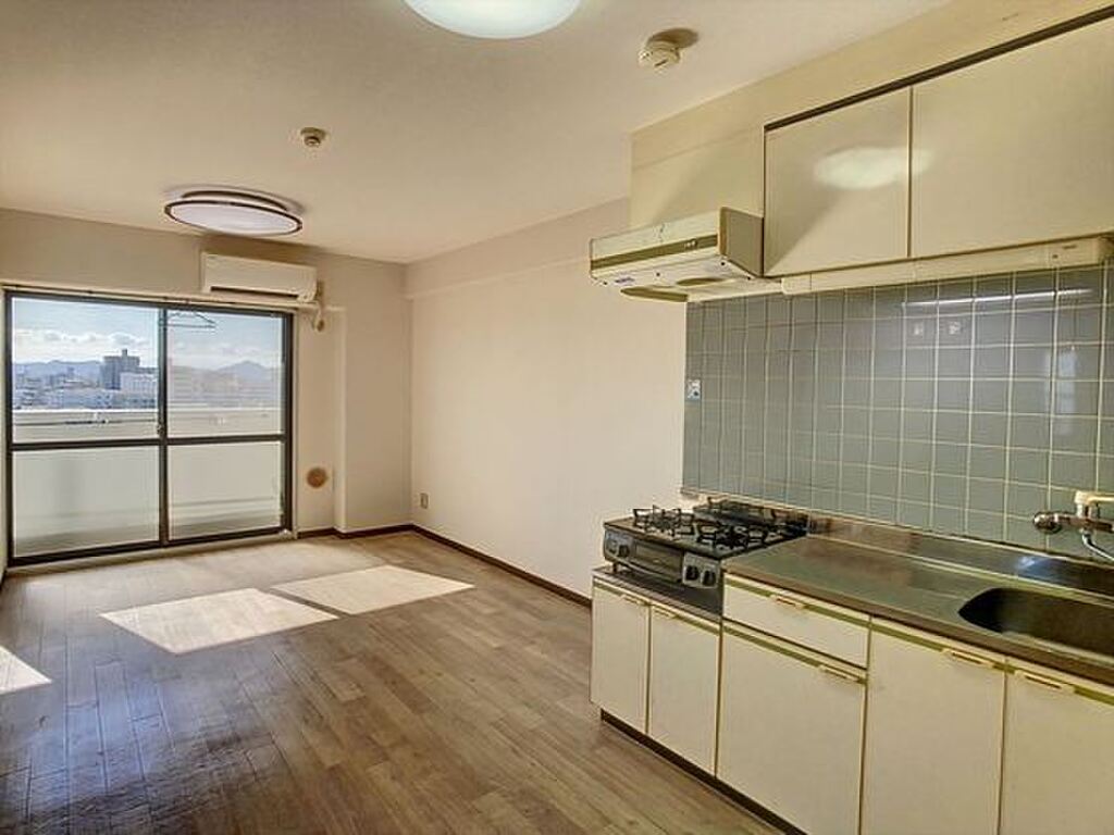 (2/28) 居室・リビング (2/28) 居室・リビング