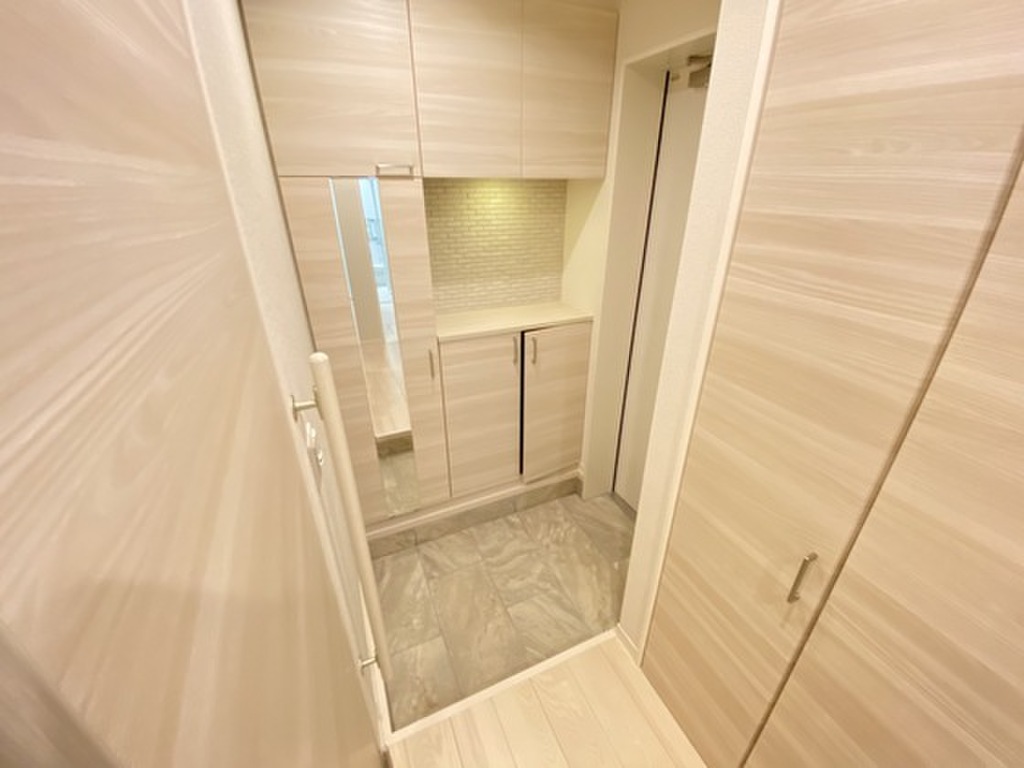 (8/25) 玄関 (8/25) 玄関