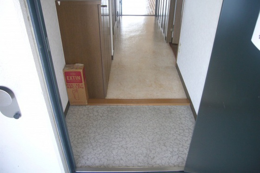 (9/22) 玄関 (9/22) 玄関