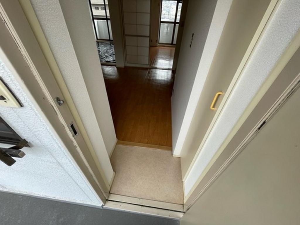 (6/24) 玄関 (6/24) 玄関