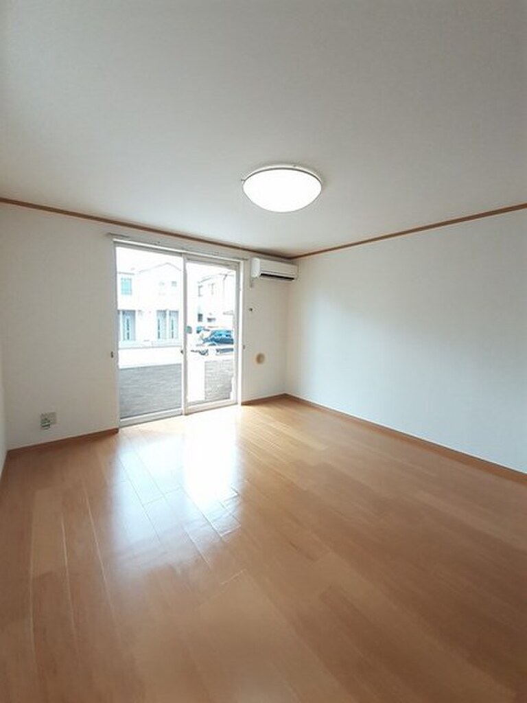 (2/17) 居室・リビング (2/17) 居室・リビング