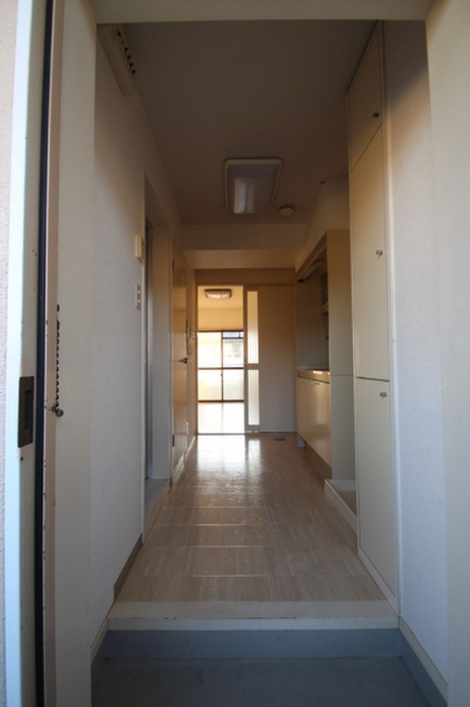 (14/18) 玄関 (14/18) 玄関