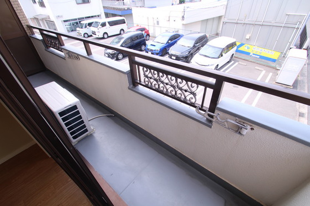 (2/23) バルコニー (2/23) バルコニー