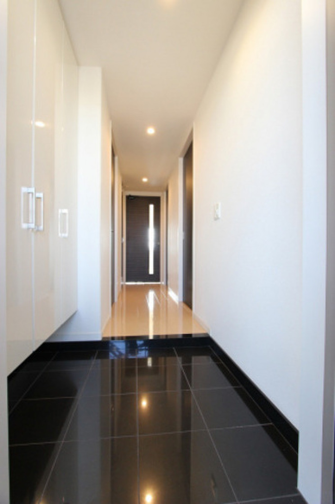 (8/23) 玄関 (8/23) 玄関