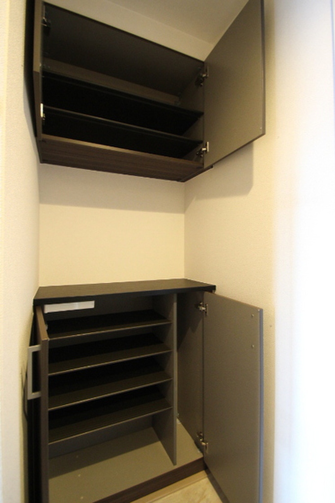 (16/19) 玄関 (16/19) 玄関