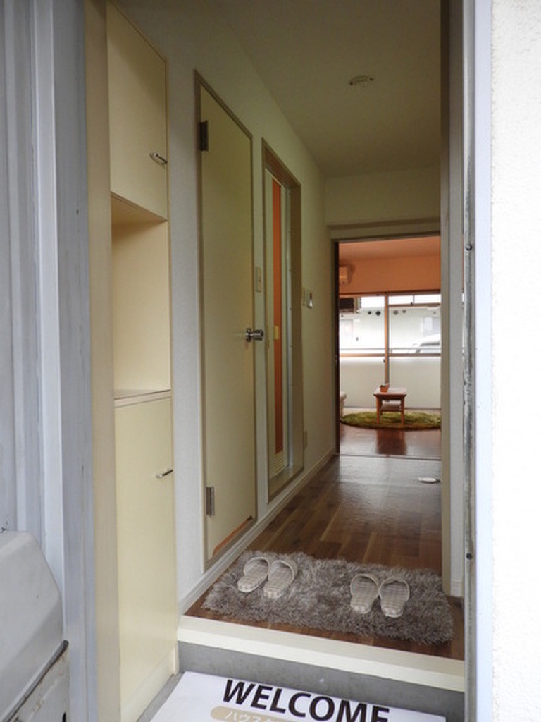 (8/22) 玄関 (8/22) 玄関