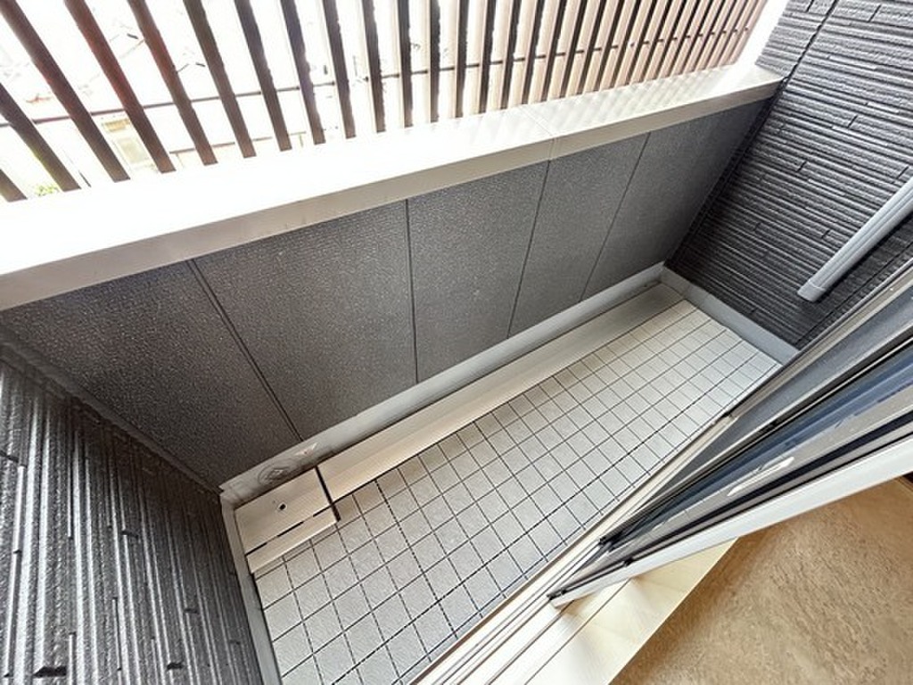 (13/22) バルコニー