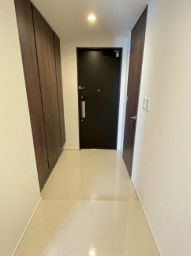 (8/19) 玄関 (8/19) 玄関