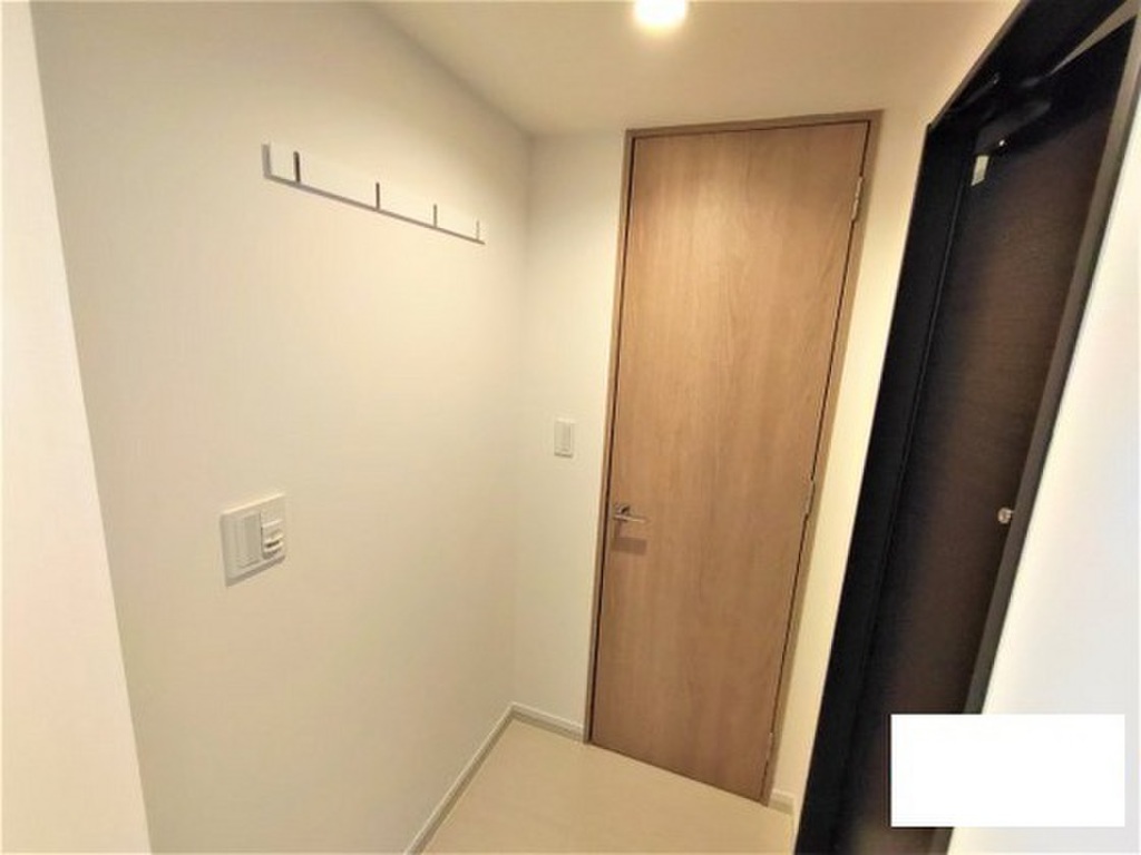 (8/16) 玄関 (8/16) 玄関