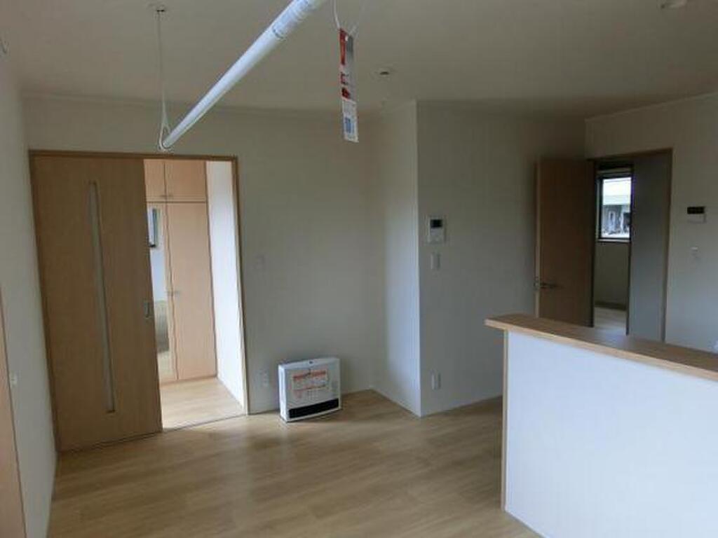 (2/18) 居室・リビング (2/18) 居室・リビング