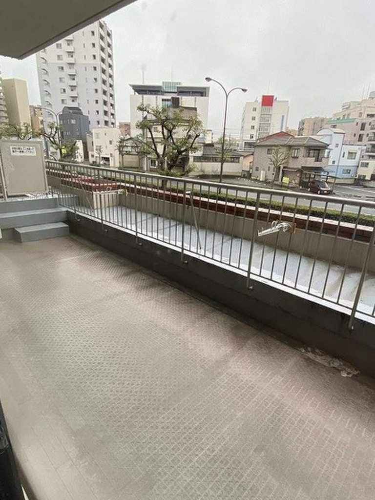 (11/22) バルコニー (11/22) バルコニー