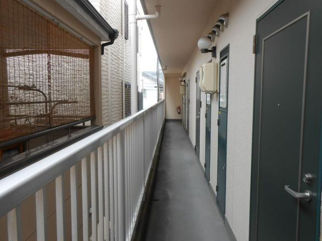 (8/17) 玄関 (8/17) 玄関