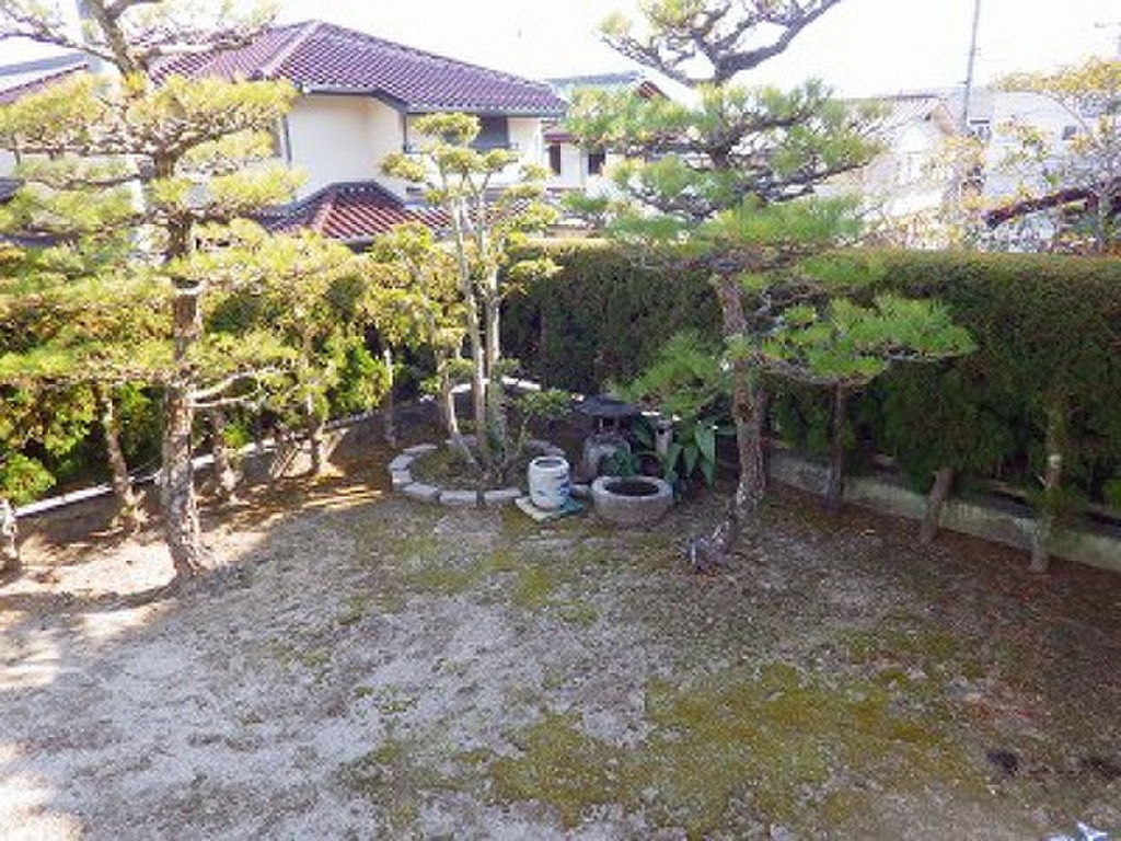 (11/20) 庭 (11/20) 庭