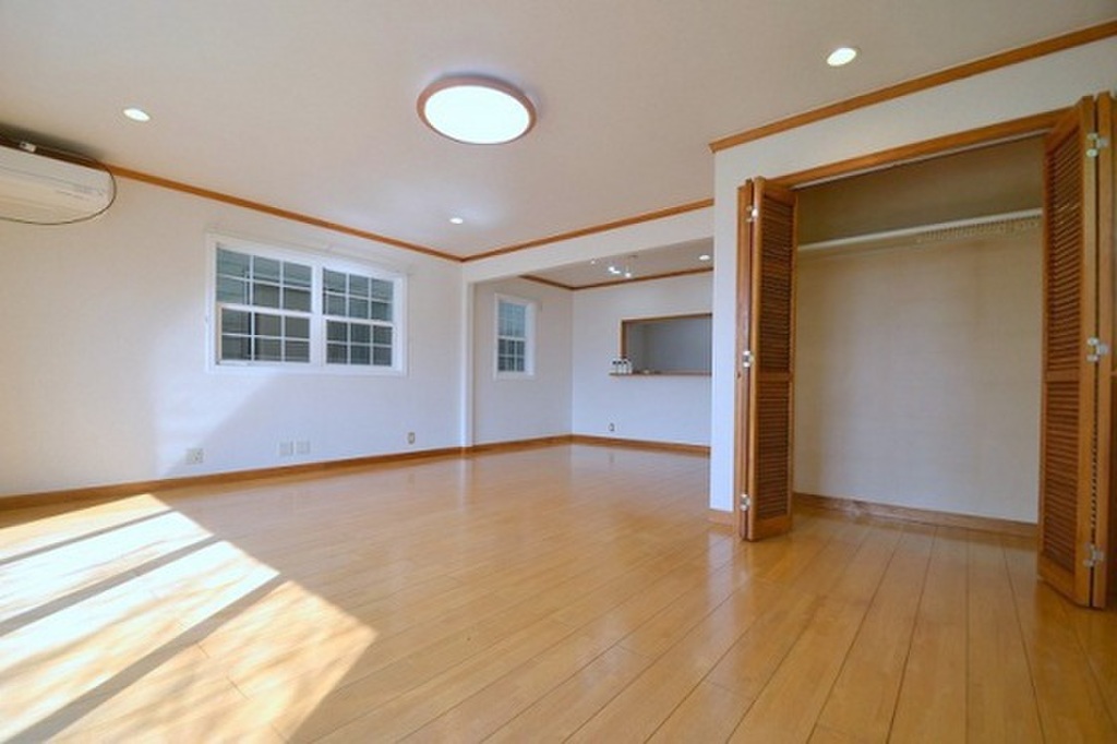 (2/24) 居室・リビング (2/24) 居室・リビング