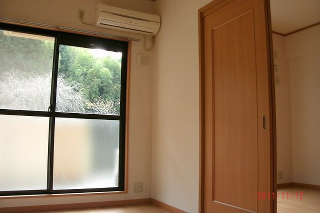 (2/8) 居室・リビング (2/8) 居室・リビング