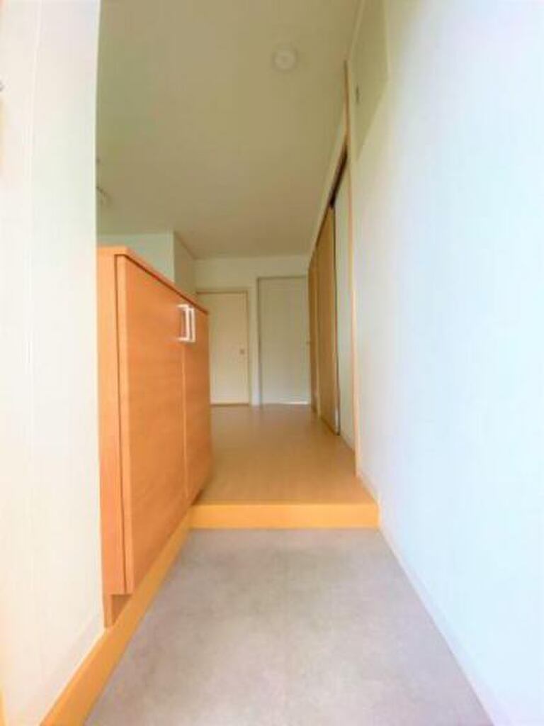 (7/16) 玄関 (7/16) 玄関