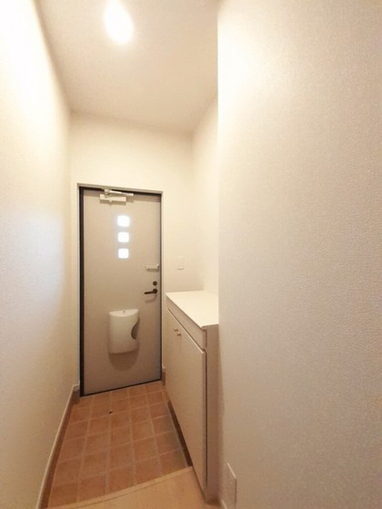 (9/16) 玄関 (9/16) 玄関