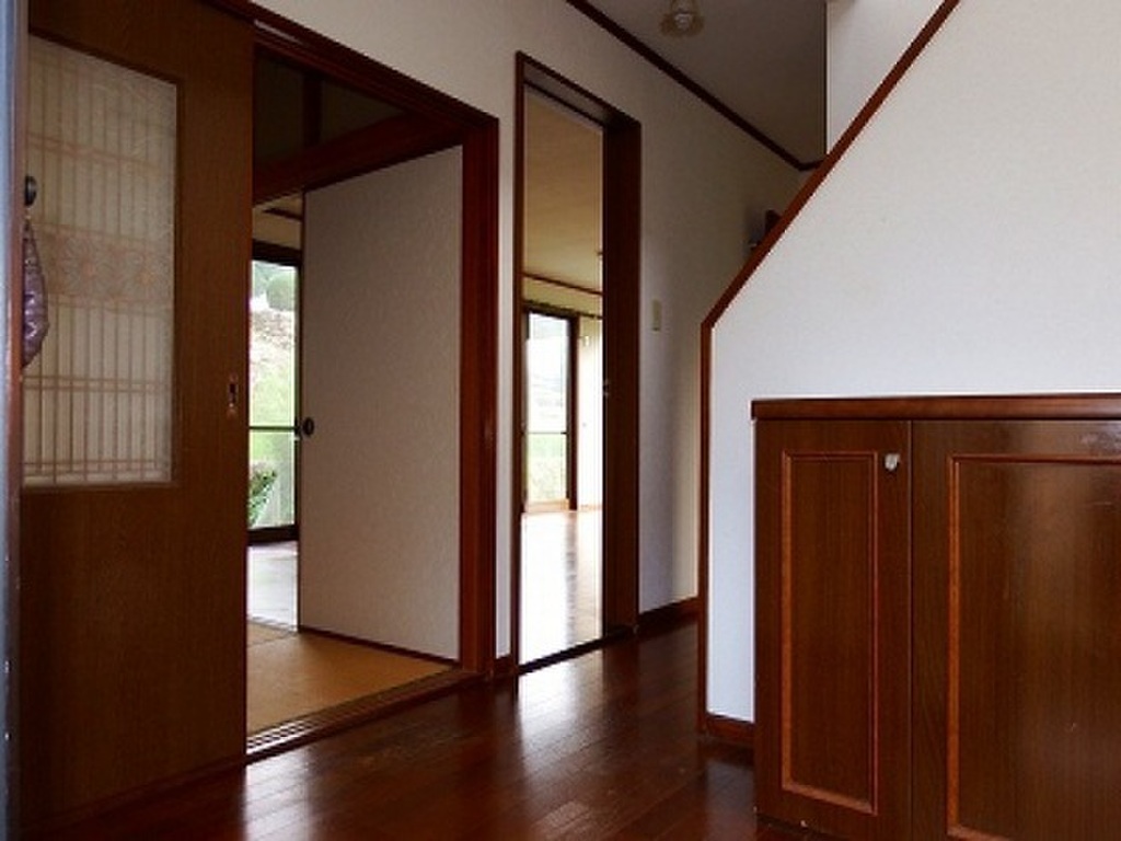 (11/13) 玄関 (11/13) 玄関