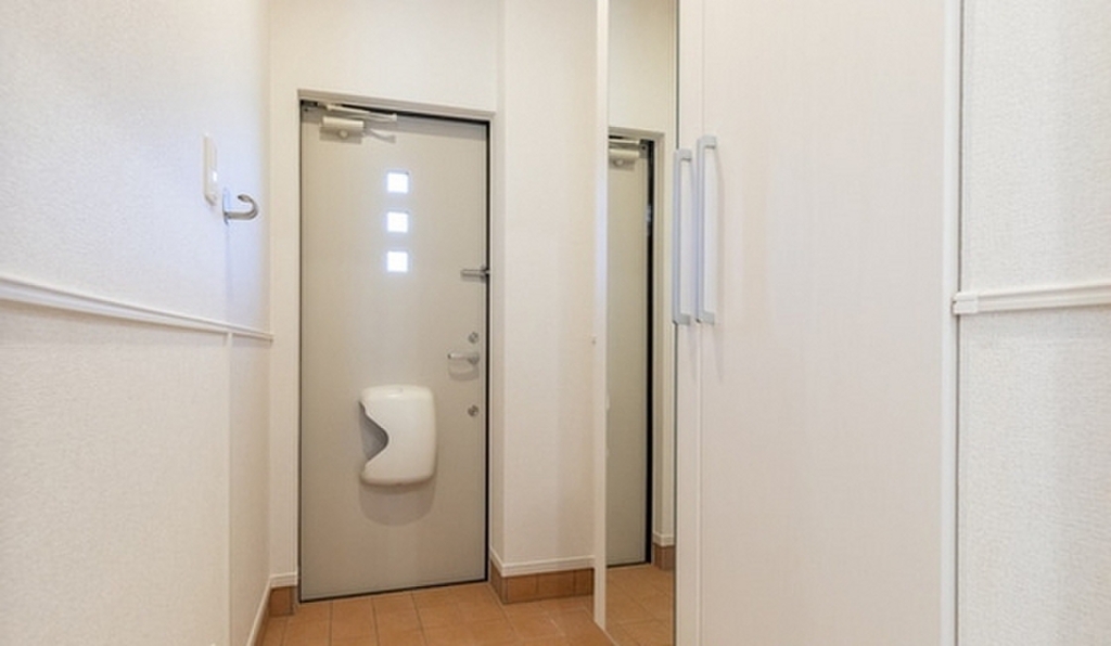 (9/14) 玄関 (9/14) 玄関