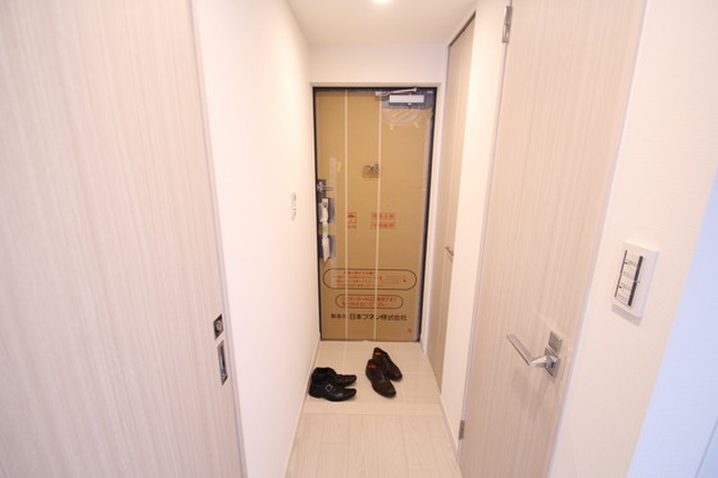 (8/23) 玄関 (8/23) 玄関