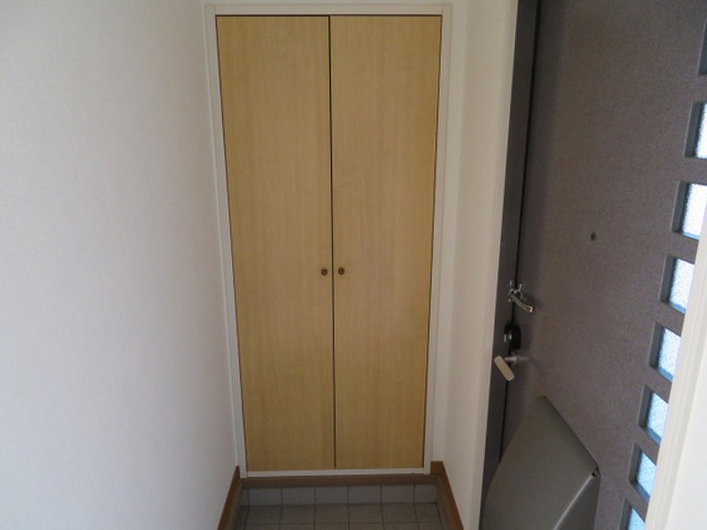 (13/18) 玄関 (13/18) 玄関