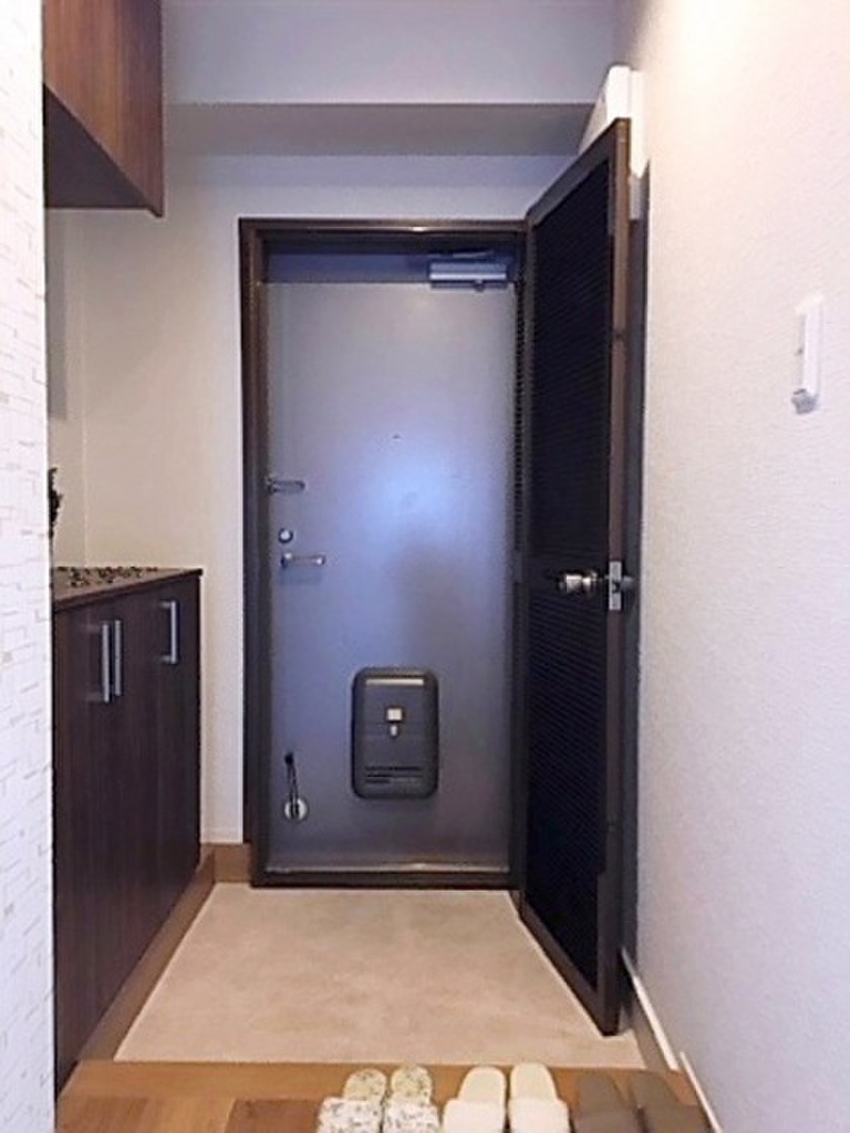 (9/22) 玄関 (9/22) 玄関