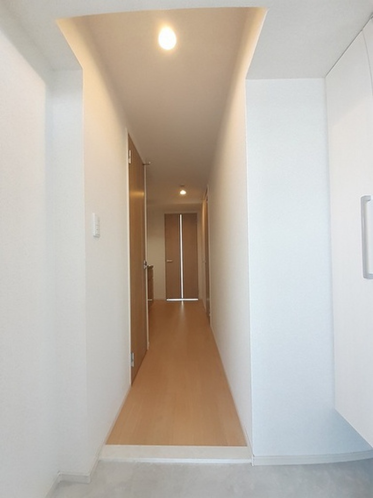 (4/13) 玄関 (4/13) 玄関