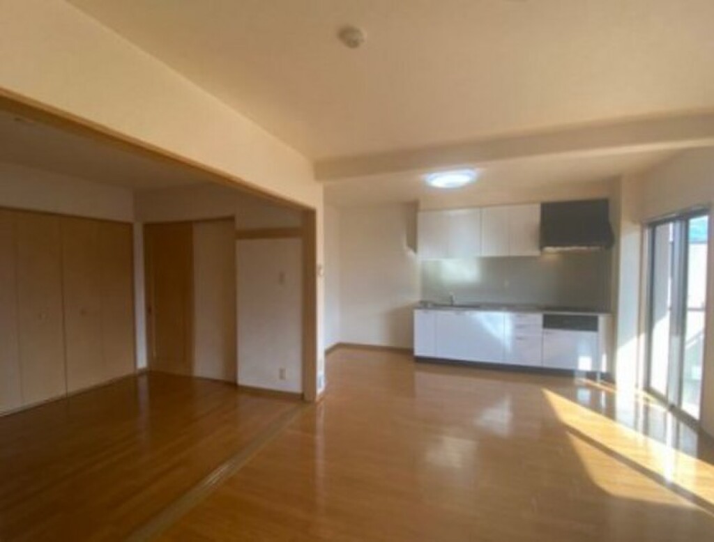 (2/16) 居室・リビング (2/16) 居室・リビング