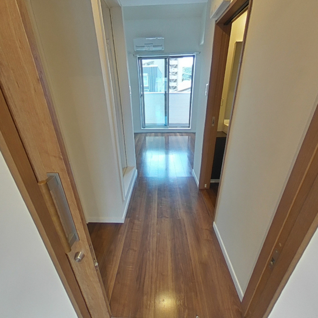 (8/20) 玄関 (8/20) 玄関