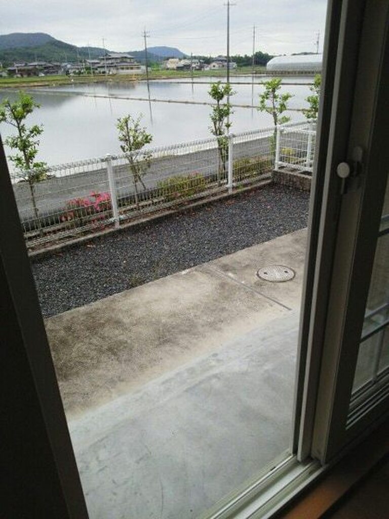 (10/14) バルコニー (10/14) バルコニー